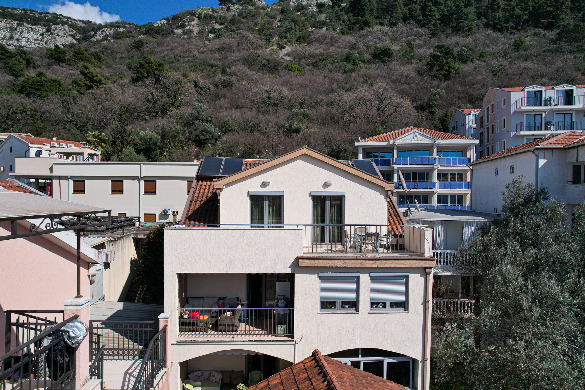 Image of House - 6 Bedrooms - 6 Bathrooms for Sale in Budva-Budva-Montenegro, Image 2